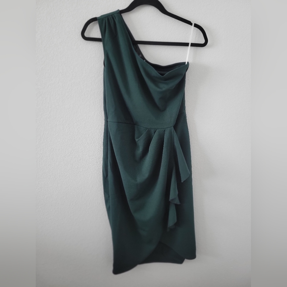 NWT Womens one shoulder green cocktail dress